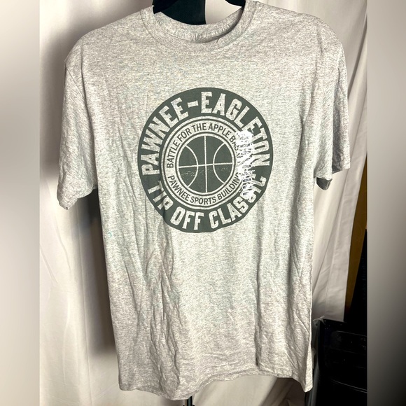 NWT Parks and Rec t-shirt Pawnee-Eaglton M unisex - Picture 1 of 6